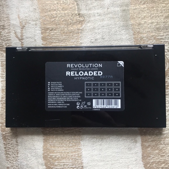 🆕 Revolution Reloaded Palette in Hypnotic - Picture 2 of 2